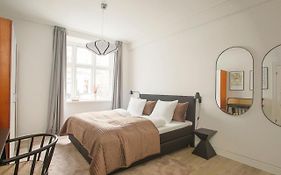 Homely 1 Bedroom Flat By The Copenhagen Lakes